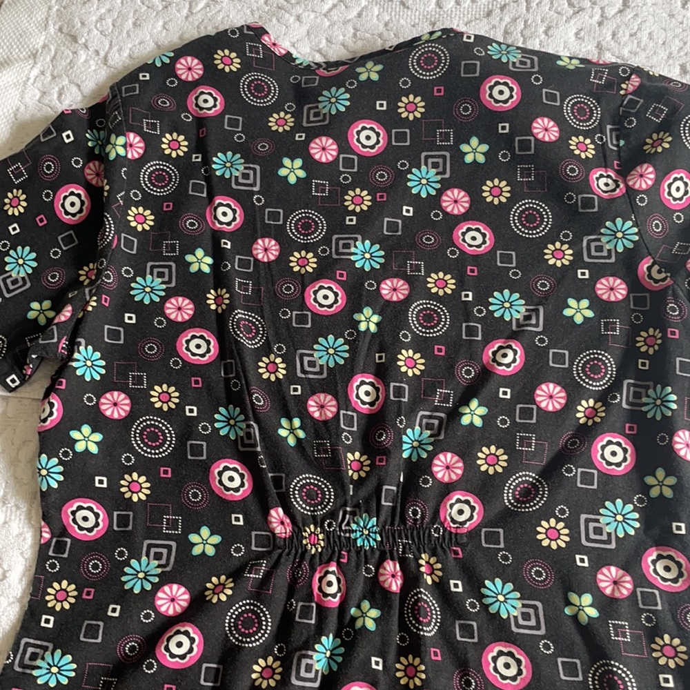 Scrub Top Bundle - Picture 4 of 16